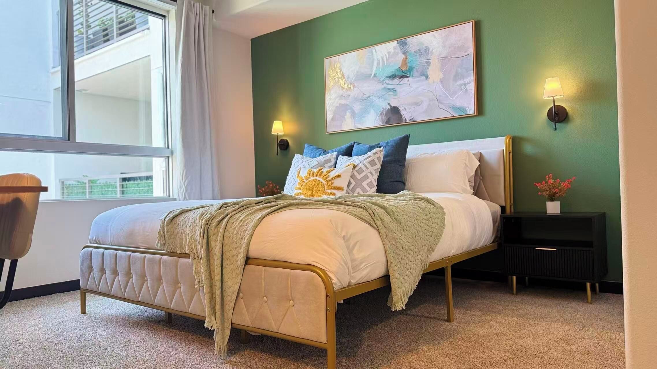 Iron/ironing board, WiFi, bed sheets