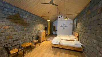 Family Room | Rollaway beds, free WiFi, bed sheets