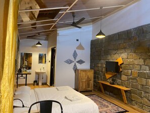 Habitación familiar | Camas extra, wifi gratis y ropa de cama 