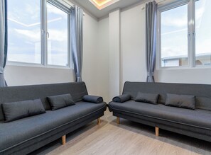 Firemannsrom | Safe på rommet, skrivebord, lydisolert og wi-fi (inkludert)