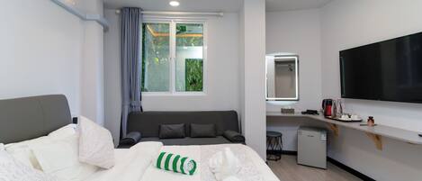 Double or Twin Room | In-room safe, desk, soundproofing, free WiFi