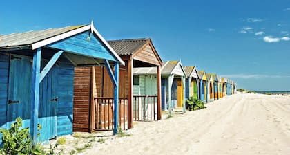 House & Annexe, Sleeps 18, Heated Pool