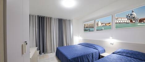 Bureau, accĂšs au Wi-Fi (inclus), literie fournie