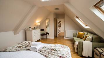 3 bedrooms, iron/ironing board, Internet, bed sheets