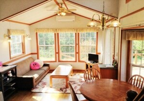 TV - Cottage Paradiso (Onna)