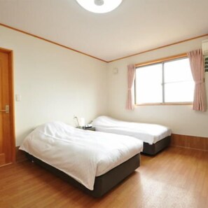 Room - Umi No Gochiso Watanabe (Ito)