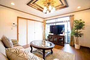 บริเวณนั่งเล่น