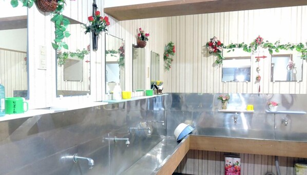 Bathroom - Minshuku Takinoue (Iki)