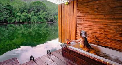 The Hub Erawan Resort