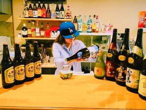 Bar (on property) - ONE Hostel Himeji (Himeji)