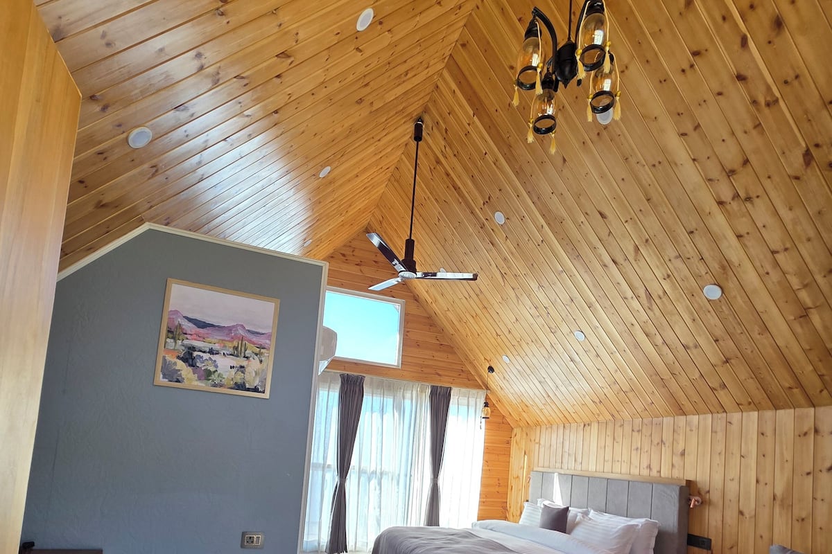 In-room safe, laptop workspace, blackout curtains, soundproofing