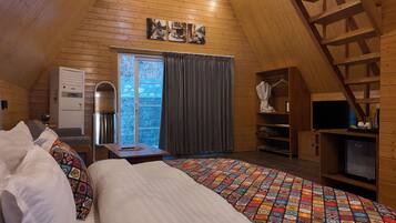 Family Suite, River View | In-room safe, laptop workspace, blackout drapes, soundproofing