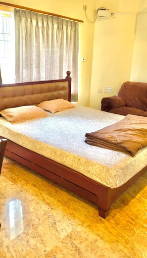 Acceso a internet y ropa de cama 