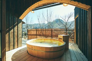Outdoor spa tub - Kominka Yado Loof Kyonoie (Hokuto)