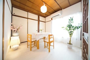 Dining - Awaji Seaside Holiday House in Kariya <awajisjima> (Awaji)