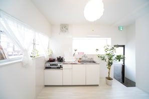 Private kitchen - Awaji Seaside Holiday House in Kariya <awajisjima> (Awaji)