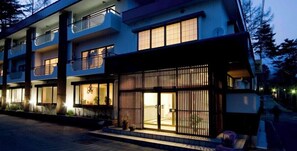 Exterior detail - Kusatsu Onsen Sen (Kusatsu)