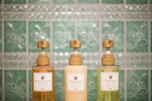 Bathroom amenities - Araiya (Tokyo)