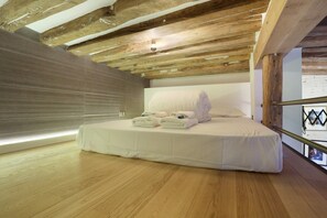 3 Schlafzimmer, Schreibtisch, Bügeleisen/Bügelbrett, Reisekinderbett