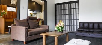 Tomarigi House
