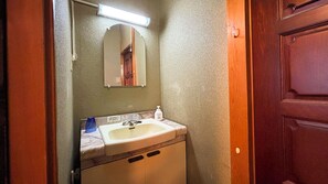 Bathroom - Shinshiro Kanko Hotel (Shinshiro)