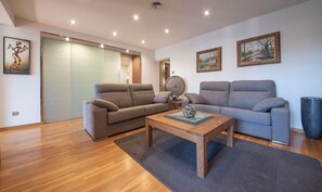 Interior - PdG15 Suite E: Premium 3BR, 3Bath on Paseo de Gracia, Steps from Plaça Catalunya (Barcelona)