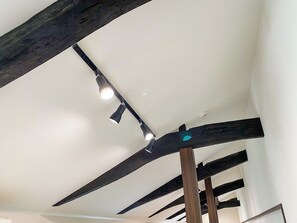 Interior - Shimairo Nagate (Goto)