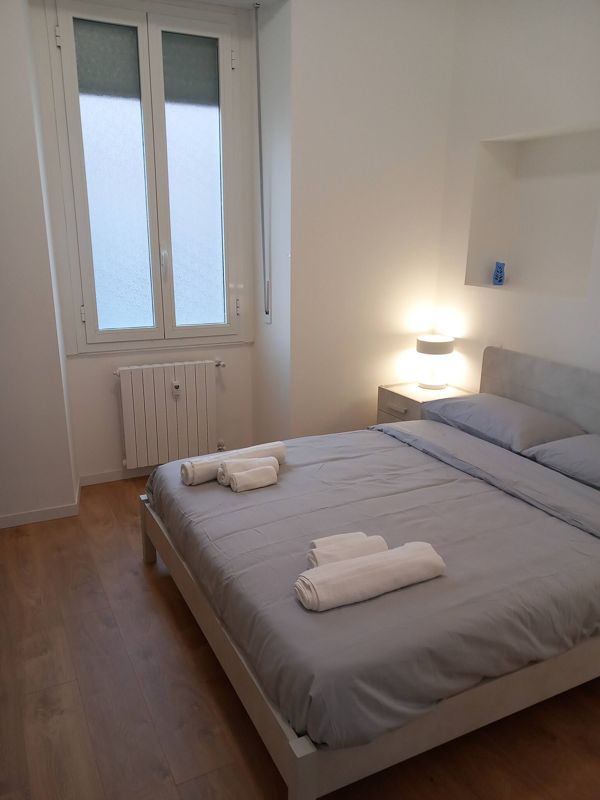 Strygejern/strygebræt, internetforbindelse, sengetøj