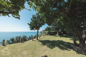 Khuôn viên nơi lưu trú