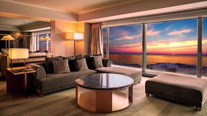 Living area - The Windsor Hotel Toya Resort & Spa (Toyako)