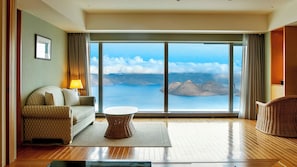 Living area - The Windsor Hotel Toya Resort & Spa (Toyako)