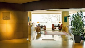 Lobby - The Windsor Hotel Toya Resort & Spa (Toyako)