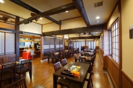 Restaurantes. Niigatashi Aguri Park