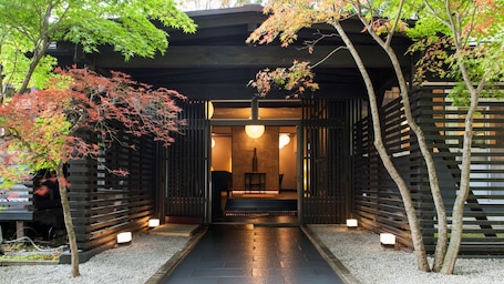 Exterior detail. Itamuro Bettei Retreat Spa Wayaku-sou