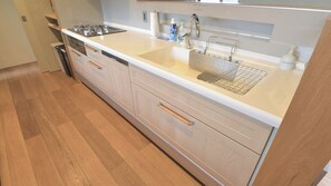 Mini-fridge, microwave, stovetop - Amayado (Amami)