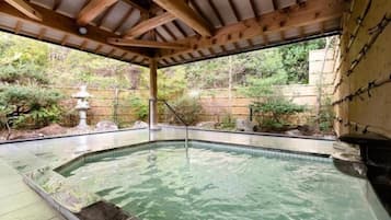 Sauna seca, fontes termais/minerais