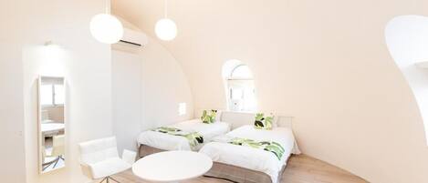 In-room safe, free WiFi, bed sheets