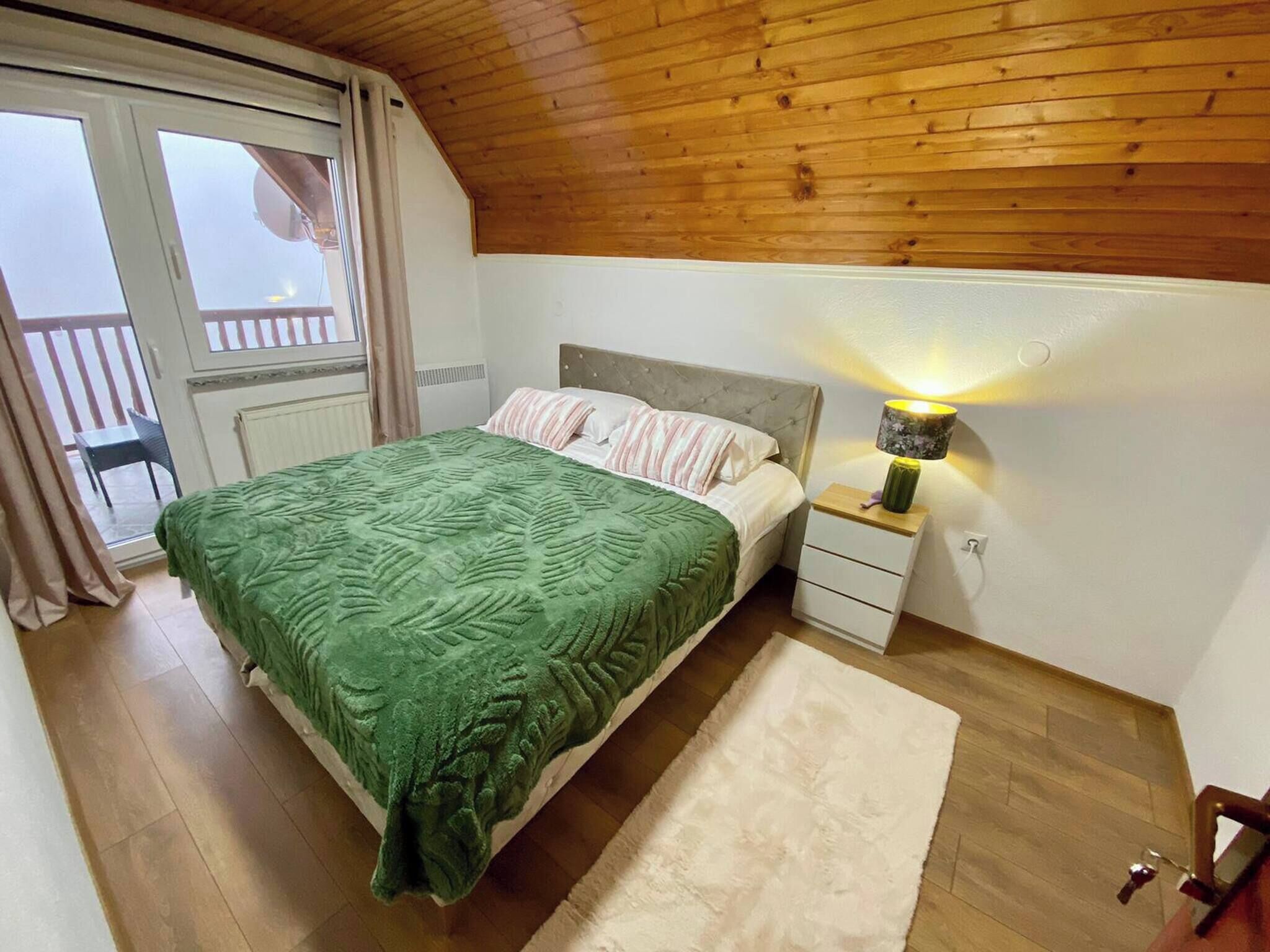 4 bedrooms, Internet, bed sheets