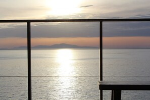 Outdoor dining - Awaji Ocean Base (Awaji)