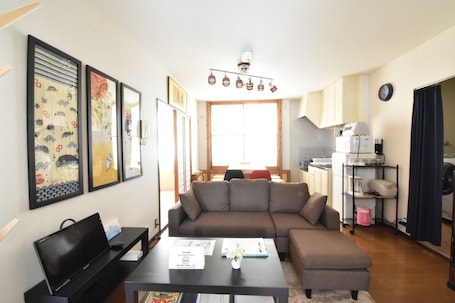 Living area. Condominio Mozu 102
