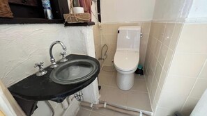 Bathroom - Nuka Nuka (Miyakojima)