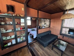 Interior - Nuka Nuka (Miyakojima)