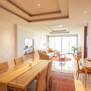 Interior - Ishigaki Resort Hotel (Ishigaki)