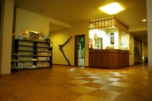 Lobby - Ueki Onsen Takanoya (Kumamoto)