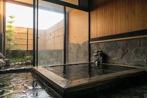 Spa - Ueki Onsen Takanoya (Kumamoto)