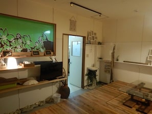 Interior - Sudomari & Umiasobi With DiO <amamioshima> (Setouchi)