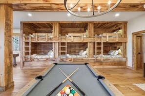Games room - Birch and Squirrel - Quiet Luxury, Near Great Camp & Downtown Banner Elk (Banner Elk)
