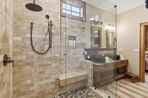 Shower, hair dryer, towels, soap - Birch and Squirrel - Quiet Luxury, Near Great Camp & Downtown Banner Elk (Banner Elk)