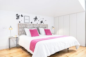 1 habitación, tabla de planchar con plancha, wifi y ropa de cama 