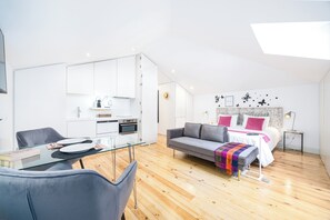 1 habitación, tabla de planchar con plancha, wifi y ropa de cama 